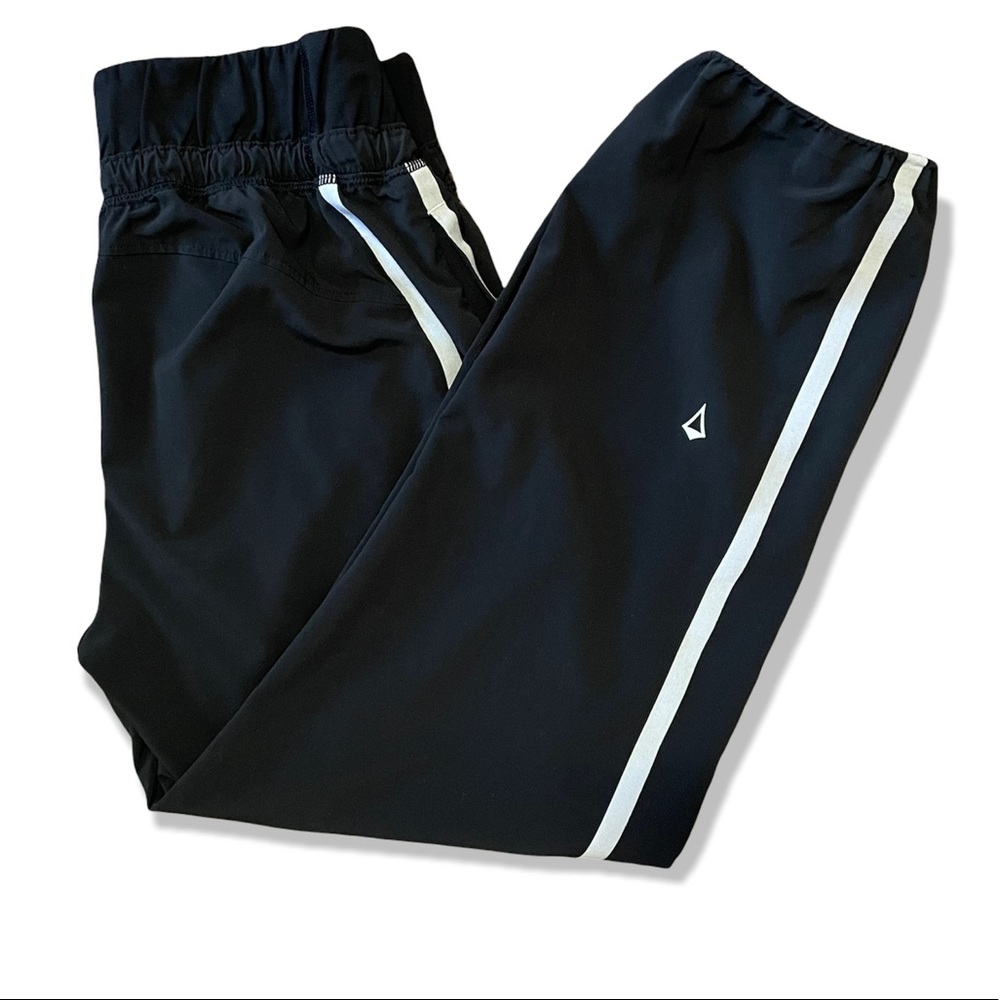 Ivivva by lululemon crop pants